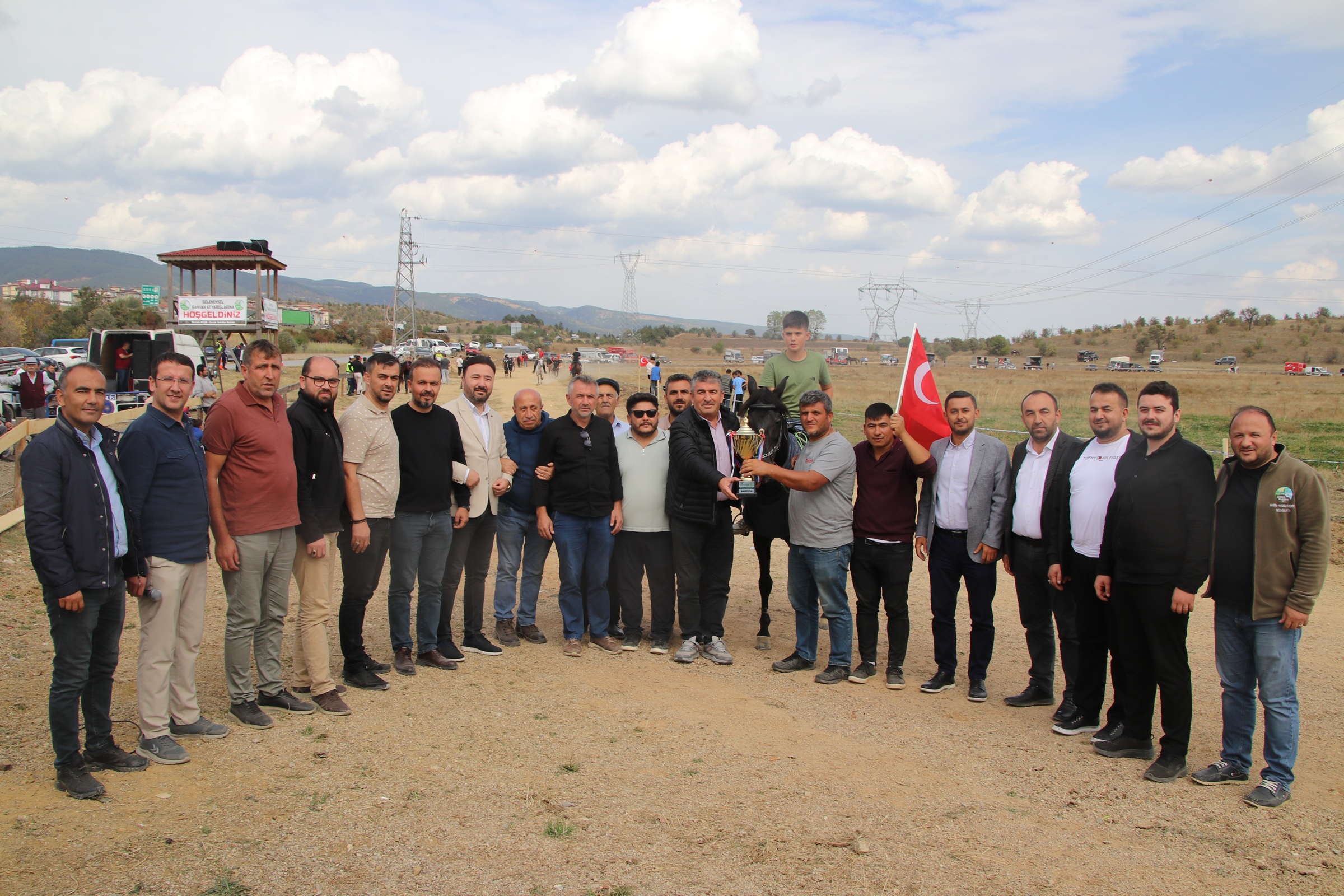 14. GELENEKSEL RAHVAN AT YARI�LARI CO�KUYLA D�ZENLEND�