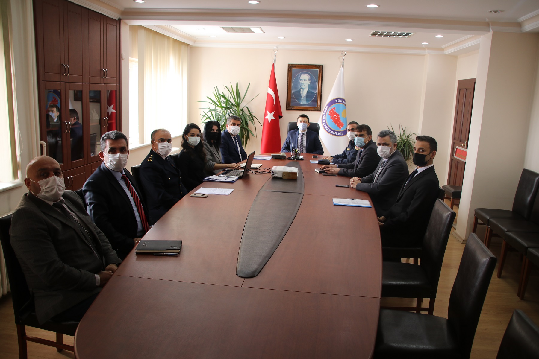 BELED�YE BA�KANIMIZ MUSTAFA ALLAR KADINA Y�NEL�K ��DDETLE M�CADELE KOORD�NASYON, �ZLEME VE DE�ERLEND�RME TOPLANTISINA KATILDI