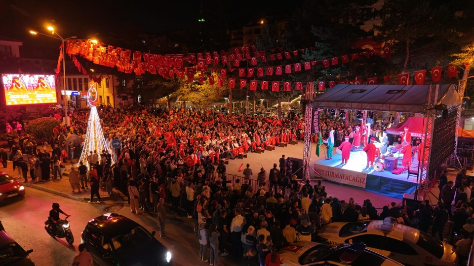 GEREDE�DE 15 TEMMUZ LAYIKIYLA �CRA ED�LD�